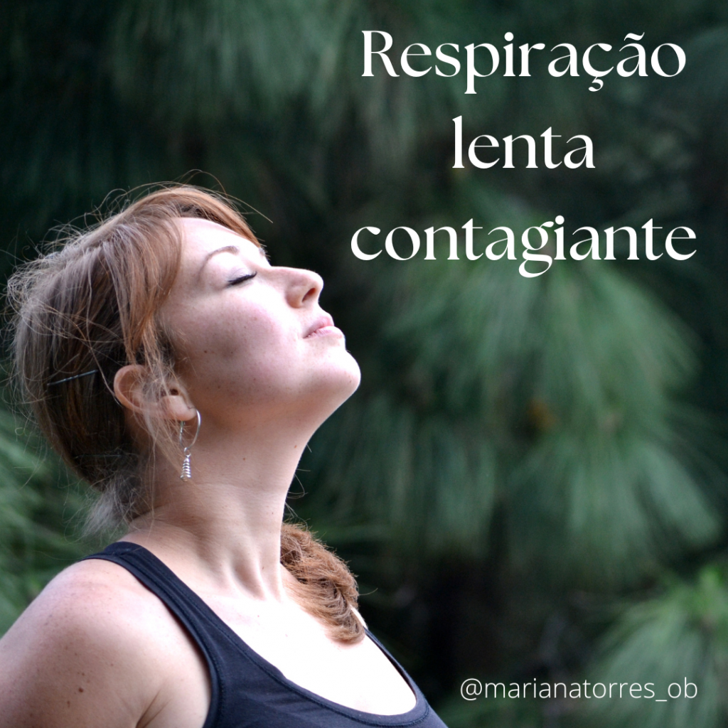 mulher a respirar profundamente