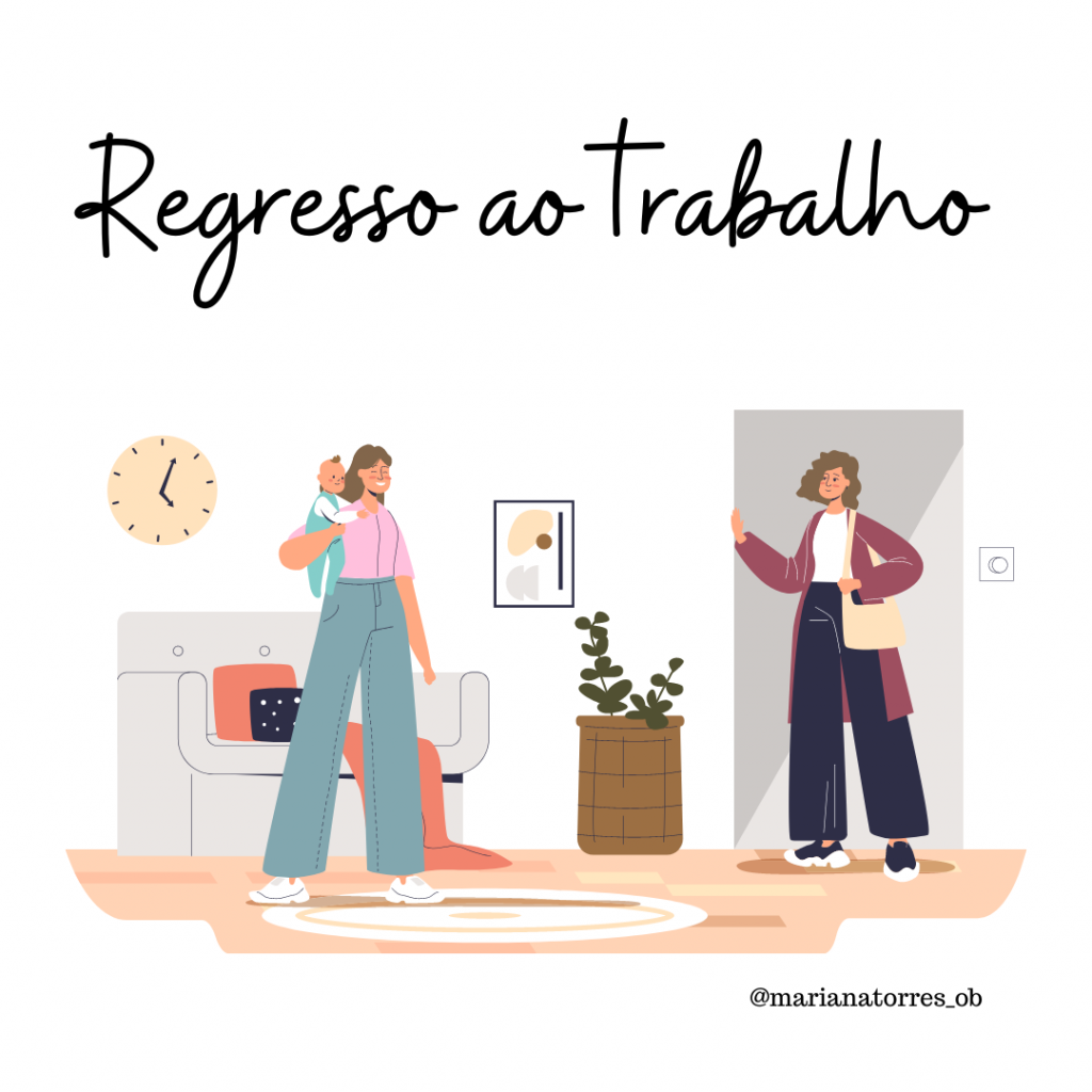 imagem de bebe ao colo de uma cuidadora e mãe junto à porta para o regresso ao trabalho